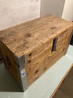 Alte Holz-Werkzeugkiste 64 x 33 x 39 cm robust und Rustikal