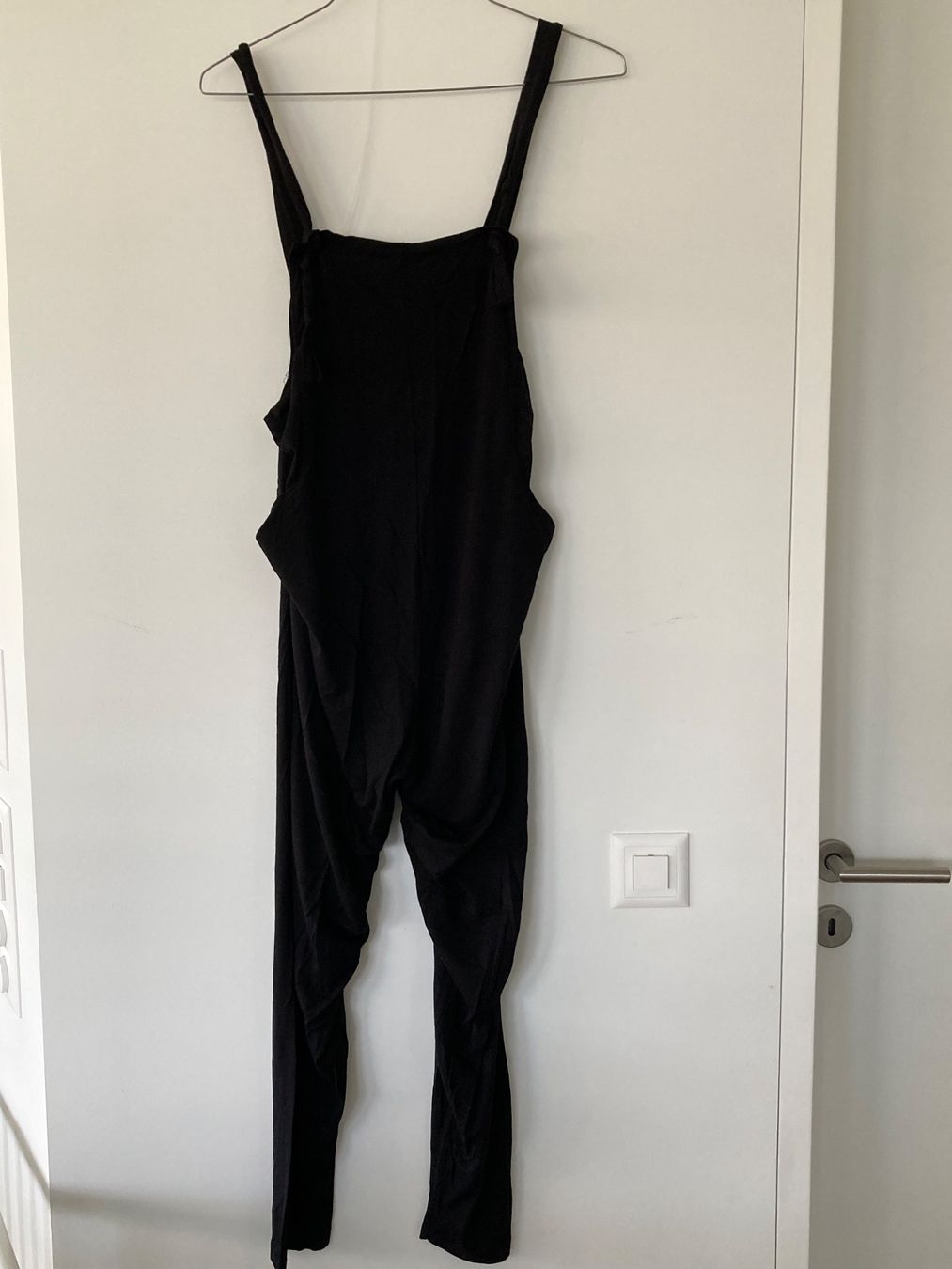 Asos Tute: 2 schwarze Umstands-Jumpsuits Gr. 36/S – Usato da Stäfa venduto da elog