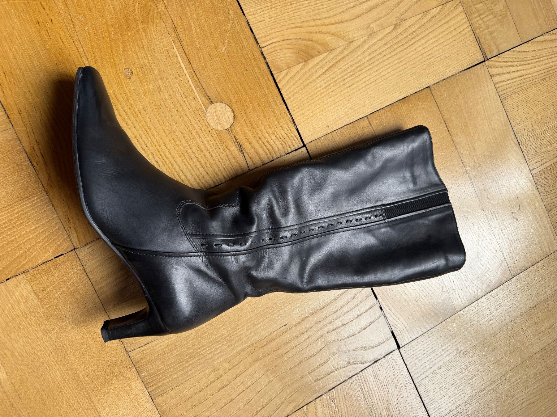 Damenschuhe: Bottes d'hiver en cuir noir taille 37 – Gebraucht aus Genève von brigantium 1