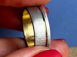 Edelstahlring leuchtender Silberglanz golden (54 oder 57)