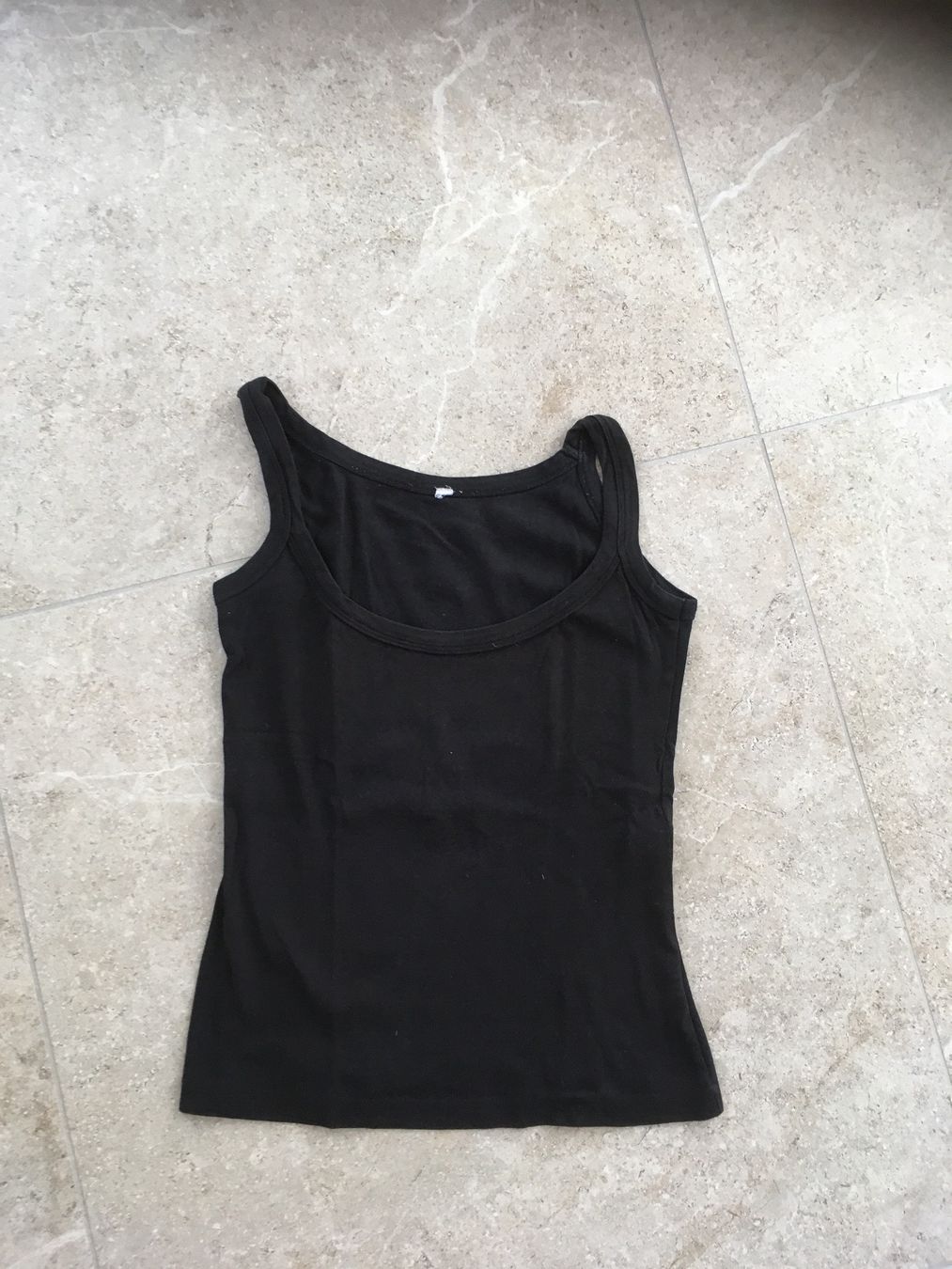 H&M Top: Schwarzes Sommer Top Gr. S – Usato da Gächlingen venduto da Tara_devi