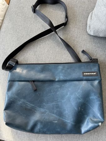 Freitag Tasche Lou in blau, guter Zustand
