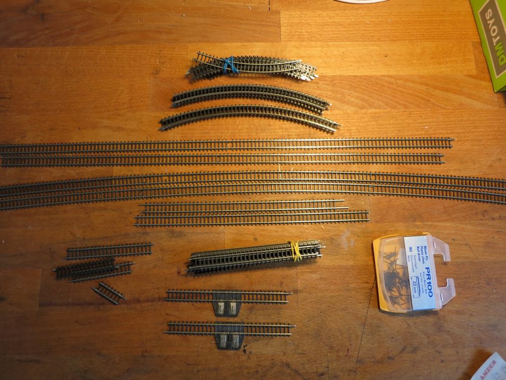 LOT DE RAILS Courbe anciens Jouef R325 Et R385 EUR 1,00 - FR