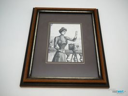 Viktorianisches Schwarz-Weiss Bild im Holzrahmen