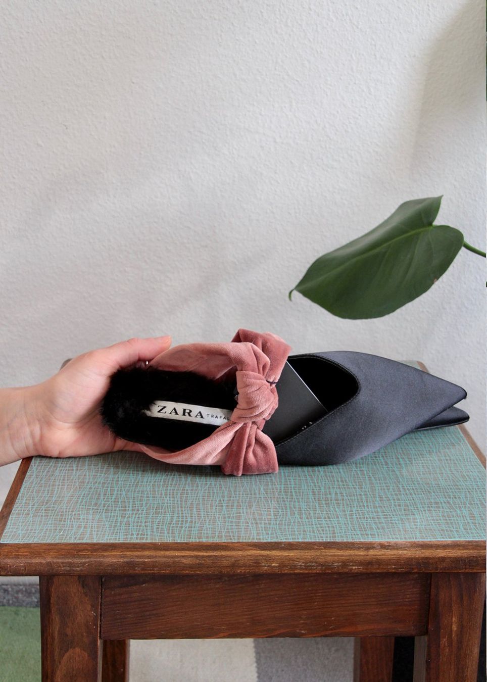 Zara Scarpe da donna: Satin Slides von Zara – Nuovo (secondo la descrizione) da Buchs AG venduto da shoplio 3