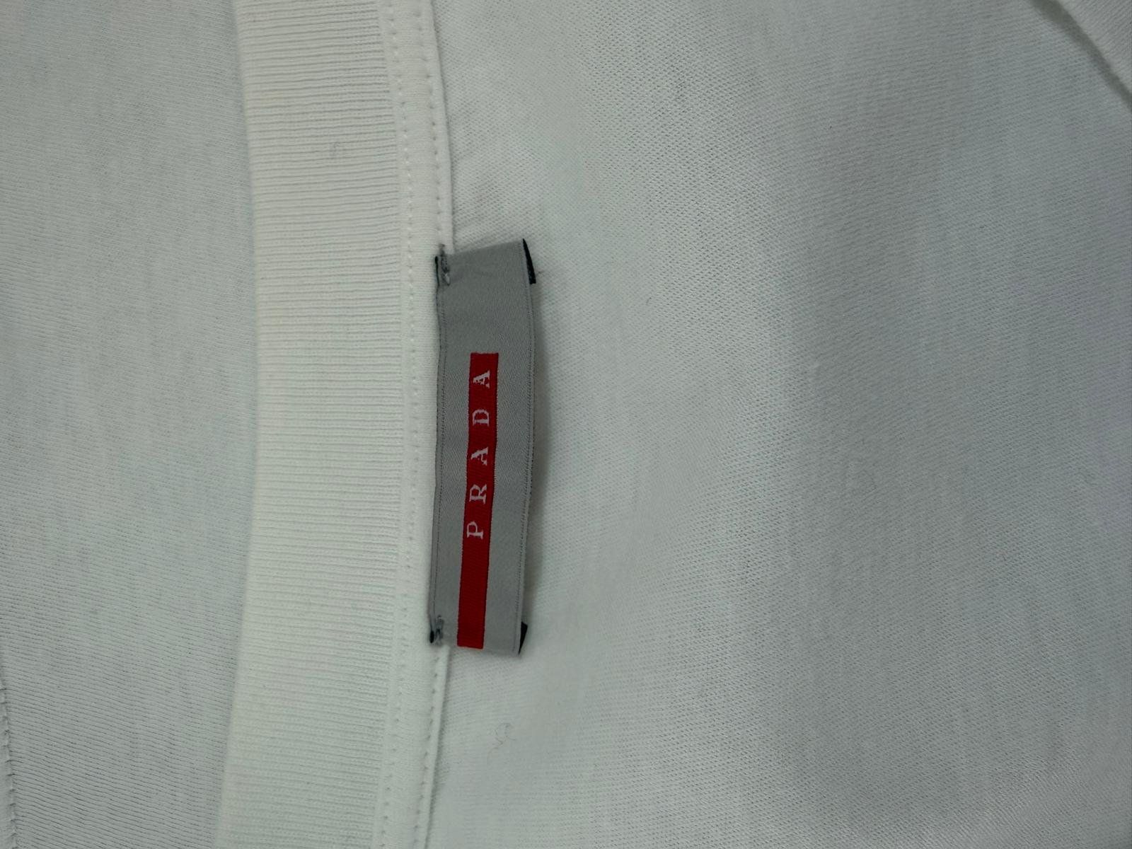 Prada T-shirts: PRADA – D'occasion à Arzo par Mima70 1