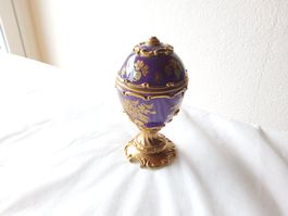 Joli oeuf-boîte à musique en porcelaine "House of Fabergé"