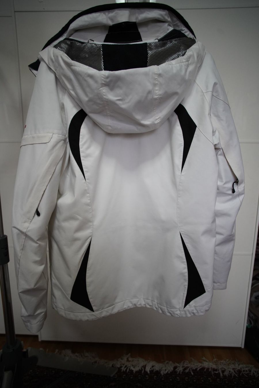 Giacche: KTec Damen Jacke Gr. M weiss – Usato da Basel venduto da Verkauf_Aral 2