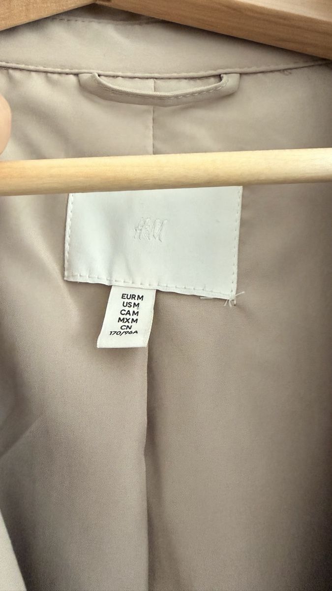 H&M Cappotti: Trenchcoat beige H&M Grösse M – Usato da Nidau venduto da nin_5gk2 1