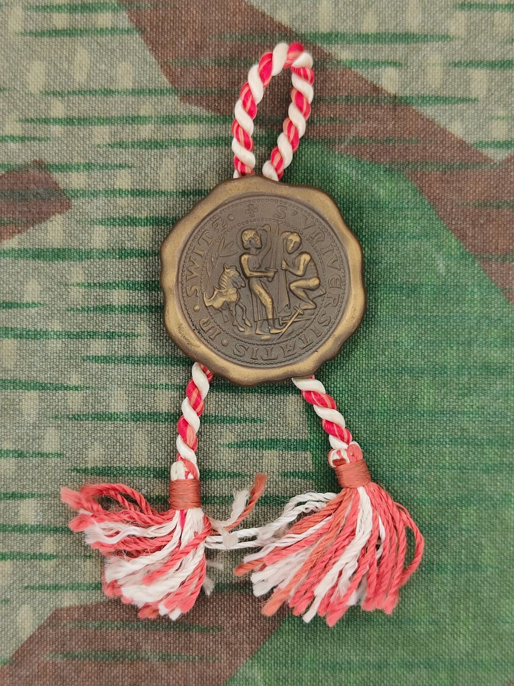 Placchette & Badge: 1. August Abzeichen 1941 mit Schnur – Usato da Bauma venduto da SwissMilitaria