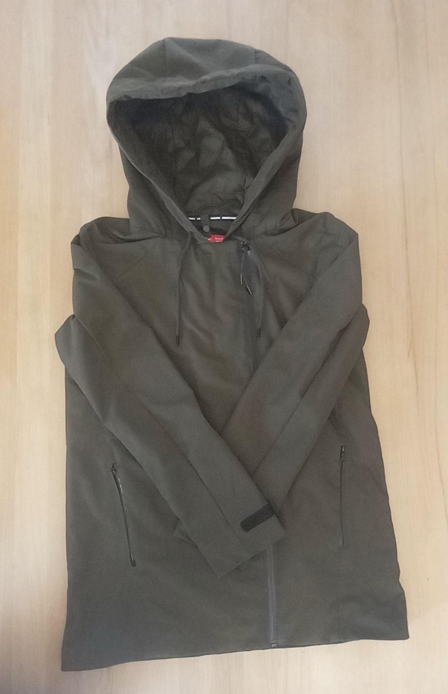 Nike Giacche: Kurzmantel Nike Gr S khaki – Usato da Eggersriet venduto da Taylorjam