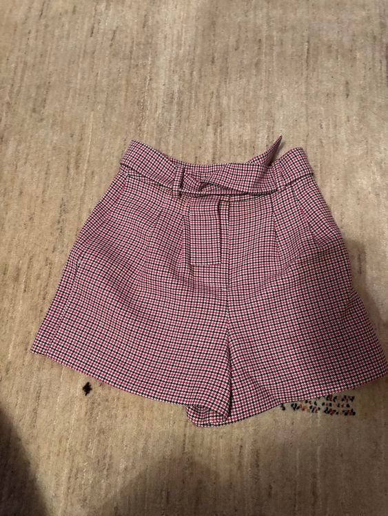 Maje Pantalons: MAJE schöne Short – D'occasion à St-Blaise par sus_6wgz