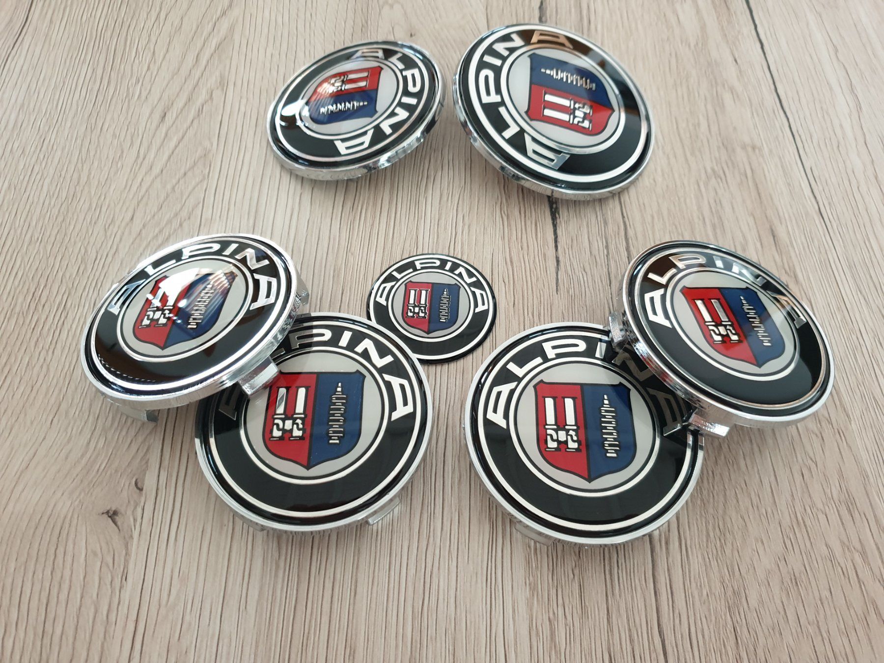 BMW Tutti pezzi di ricambio auto: 7er Set Emblem BMW ALPINA – Nuovo e nell'imballaggio originale da Bellikon venduto da Kekko11 1