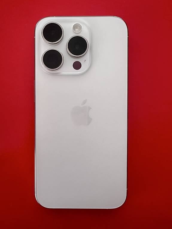Portables: iPhone 15 Pro – D'occasion à St. Gallen par sul_7txd 1