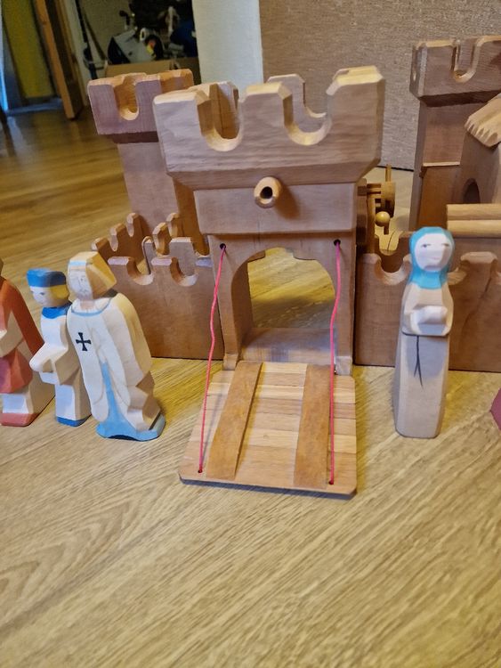 DIY Holzburg Zum Bemalen – 12-teiliges Set Mit Farben, Glitzer & Strass, Für Kinder Ab 3 Jahren