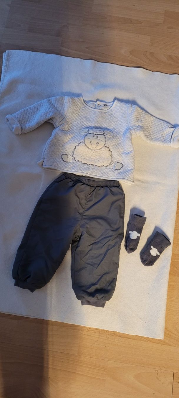 Lotti & Set di vestiti: Hose und Pulli 9Monate – Usato da Winterthur venduto da Schnufel0