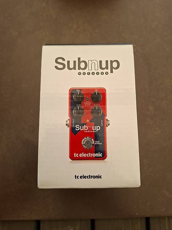 Strumenti musicali: TC Electronic Sub 'N' Up Octaver / Subnup Octaver – Usato da Delémont venduto da AndrewMcLennon 2