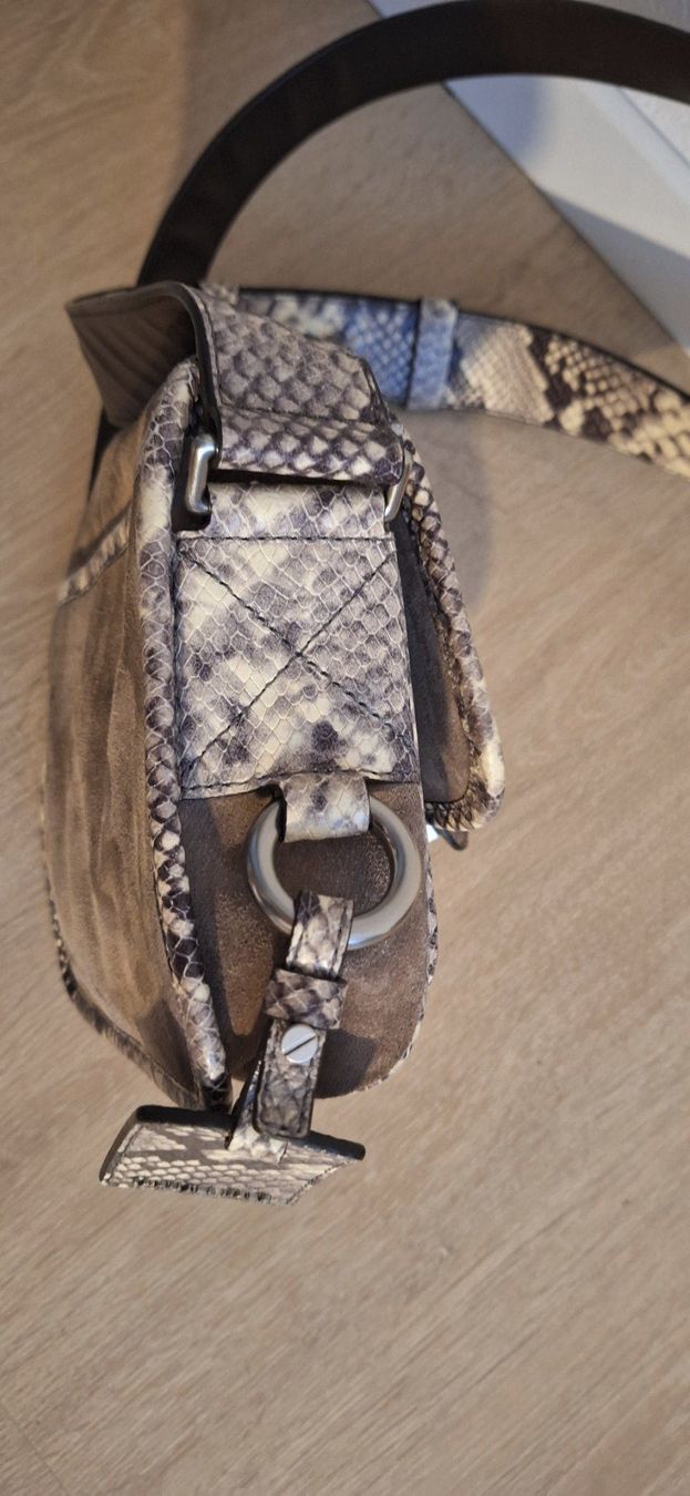 Michael Kors Sacs femmes: Michael Kors - Umhängetasche Wildleder/Pythonprägung – D'occasion à Granges VS par dan_6bcm 9