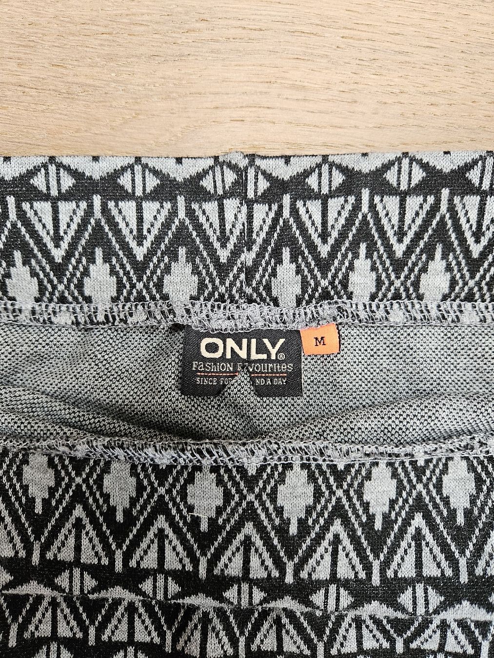 Only Gonne: ONLY gemusterter Rock, size M – Nuovo (secondo la descrizione) da Appenzell venduto da Thename___ 2