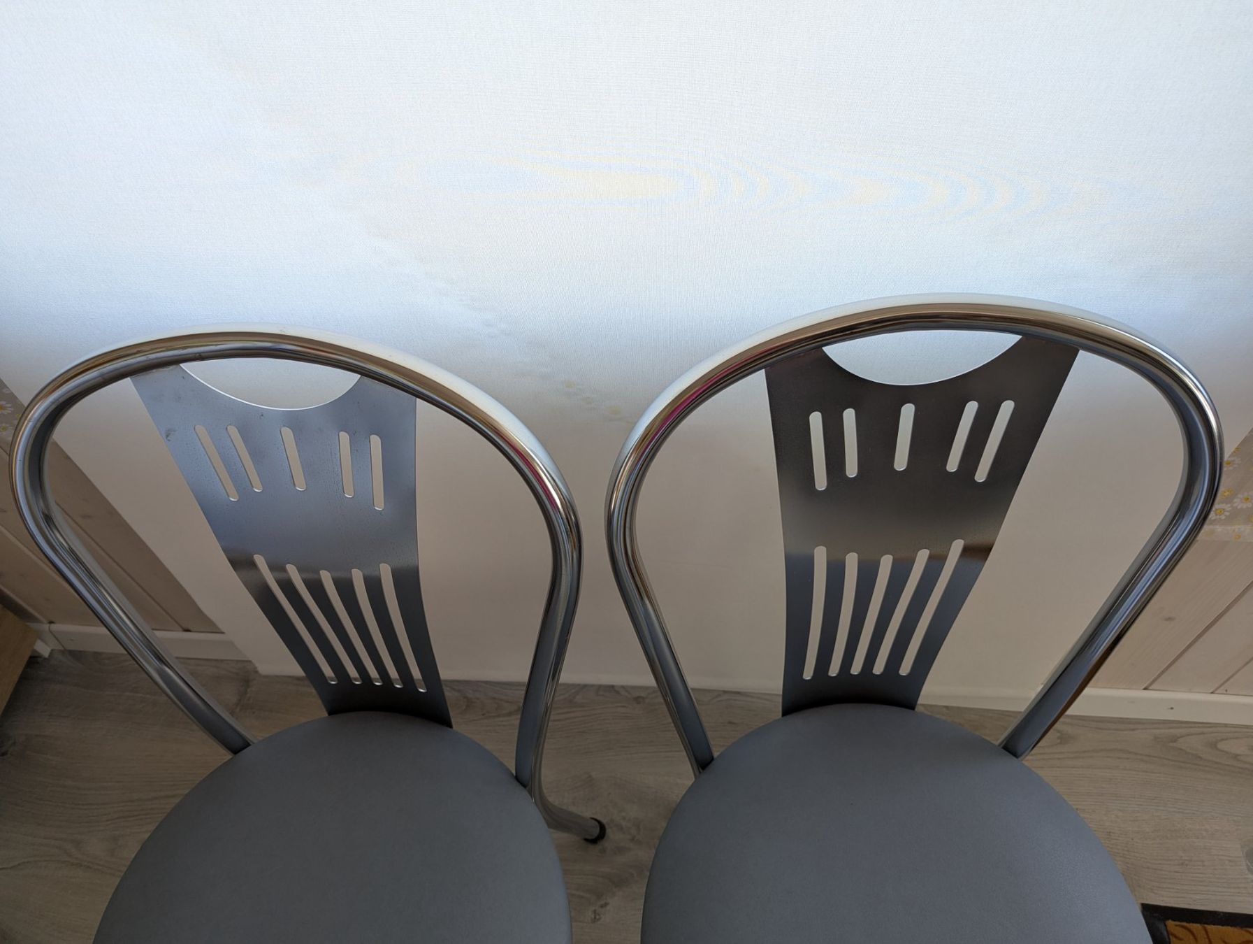 Stühle: 2 Metallstühle verchromt, blauer Sitzbezug – Gebraucht aus Goldingen von YouAreMySunshine 1