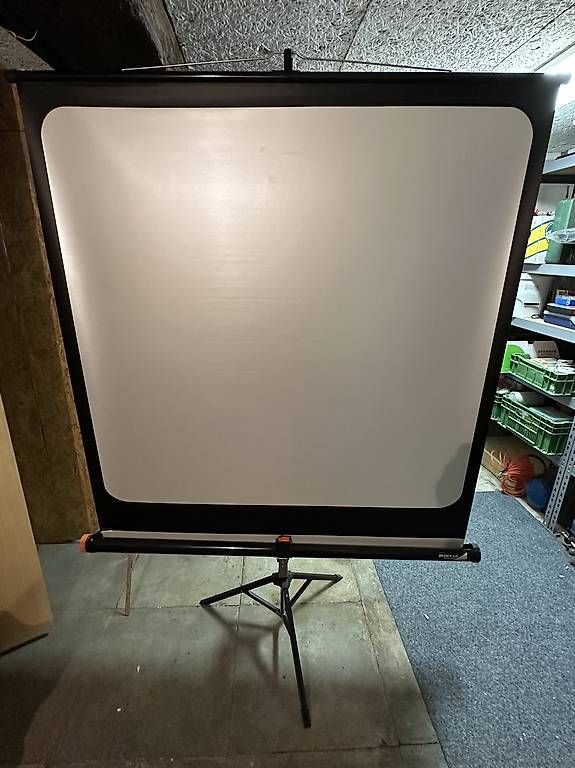 Schermi: Leinwand mit Stativ – Usato da Rebstein venduto da Svnb03