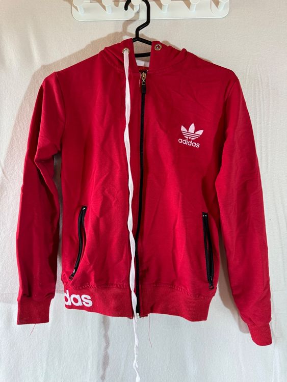 Adidas Giacche: rote Adidas Kapuzen Jacke Gr. M – Usato da Grosswangen venduto da second_hand_dress