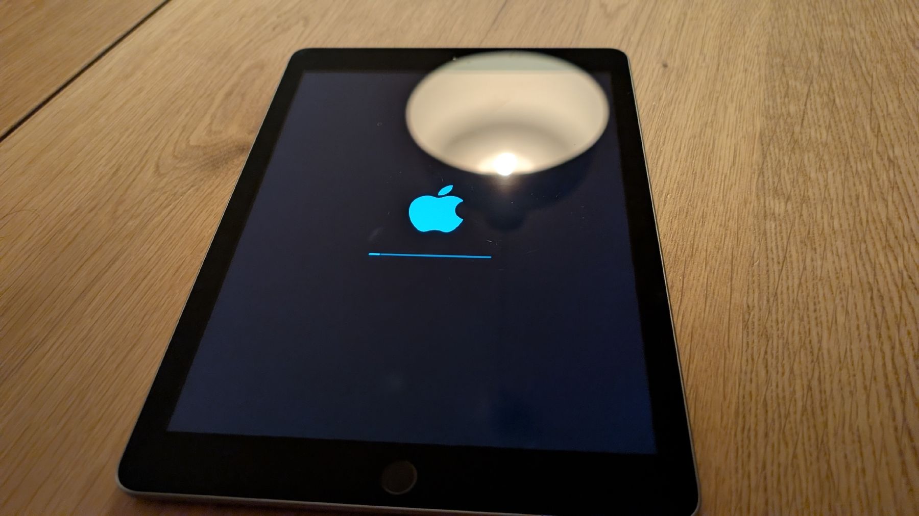 Apple Tablet PC: Apple Ipad 6th Gen 32GB – Gebraucht aus Zürich von suizering 2