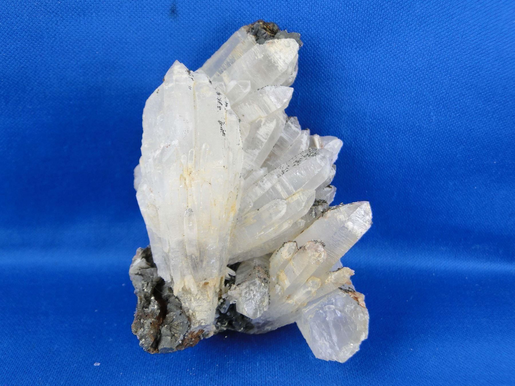 Minerali & Pietre curative: Quarz und Pyrit – Usato da Schinznach Bad venduto da Demerald