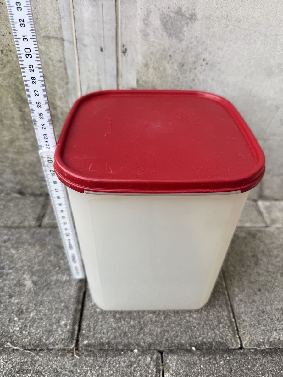 Tupperware Behälter, eckig, mit Deckel, Vintage, Rot 🔴 (Gebraucht) in Affoltern am Albis für CHF 1 – mit Lieferung auf Ricardo kaufen