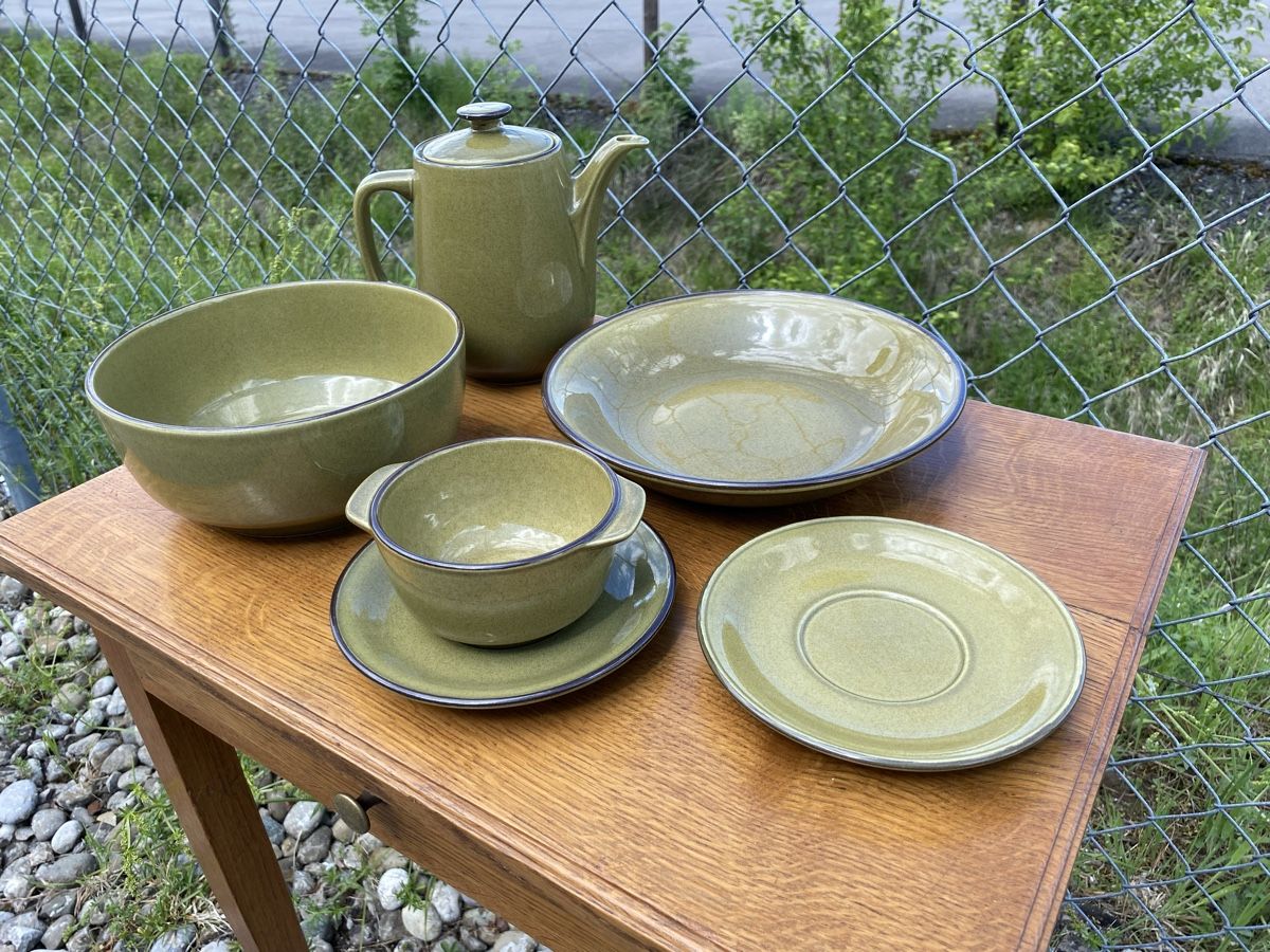 Rössler Set di piatti: Geschirr Set Rössler – Usato da Glattbrugg venduto da Pischte.Brockenhaus