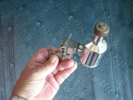 Alte grosse schweizer Dynamo "Siluma "  mit Befestigung