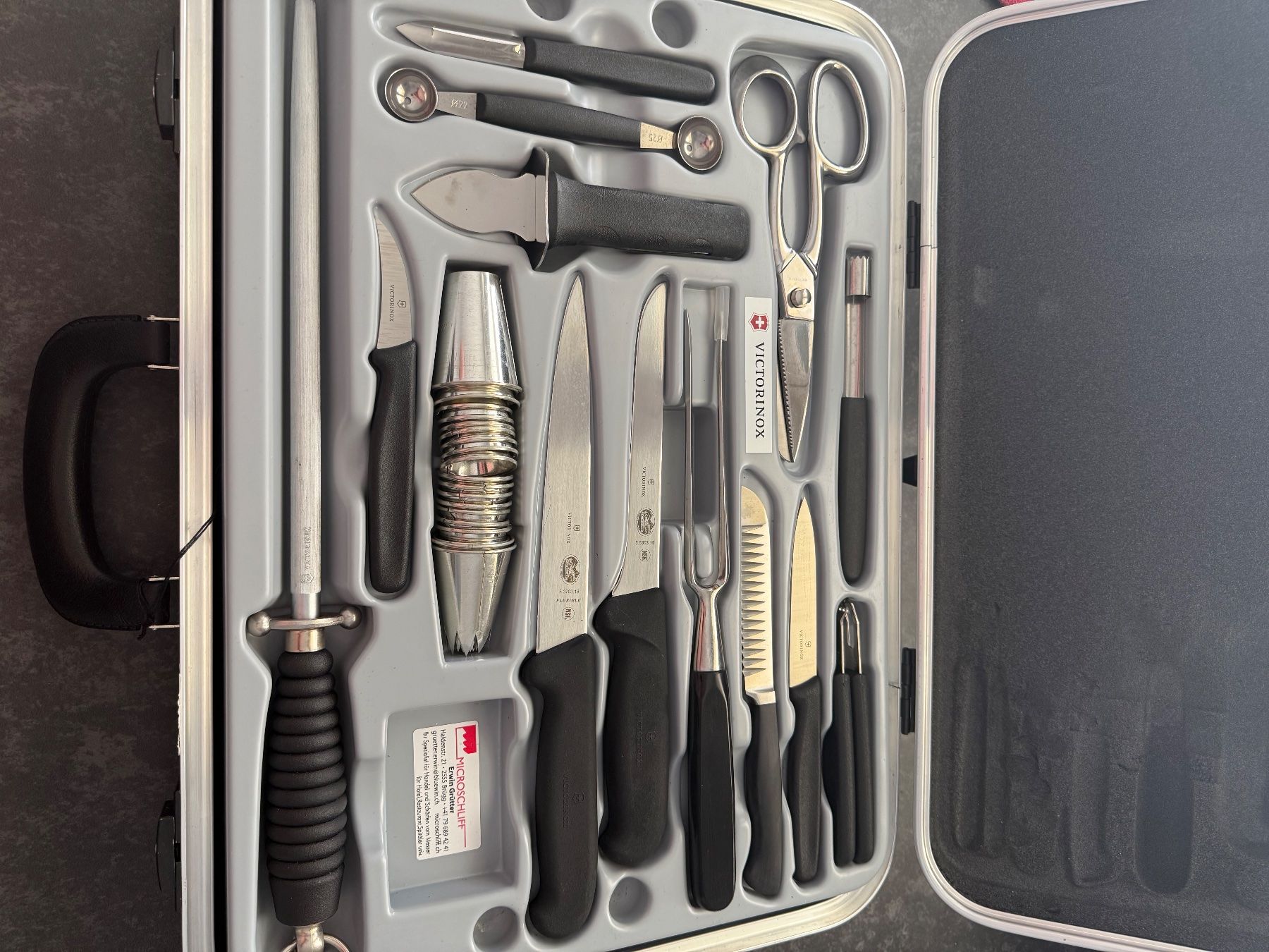Victorinox Coltelli: Victorinox-messerkoffer mit Nylongriffe – Nuovo (secondo la descrizione) da Zollikofen venduto da sar_lhr9 2