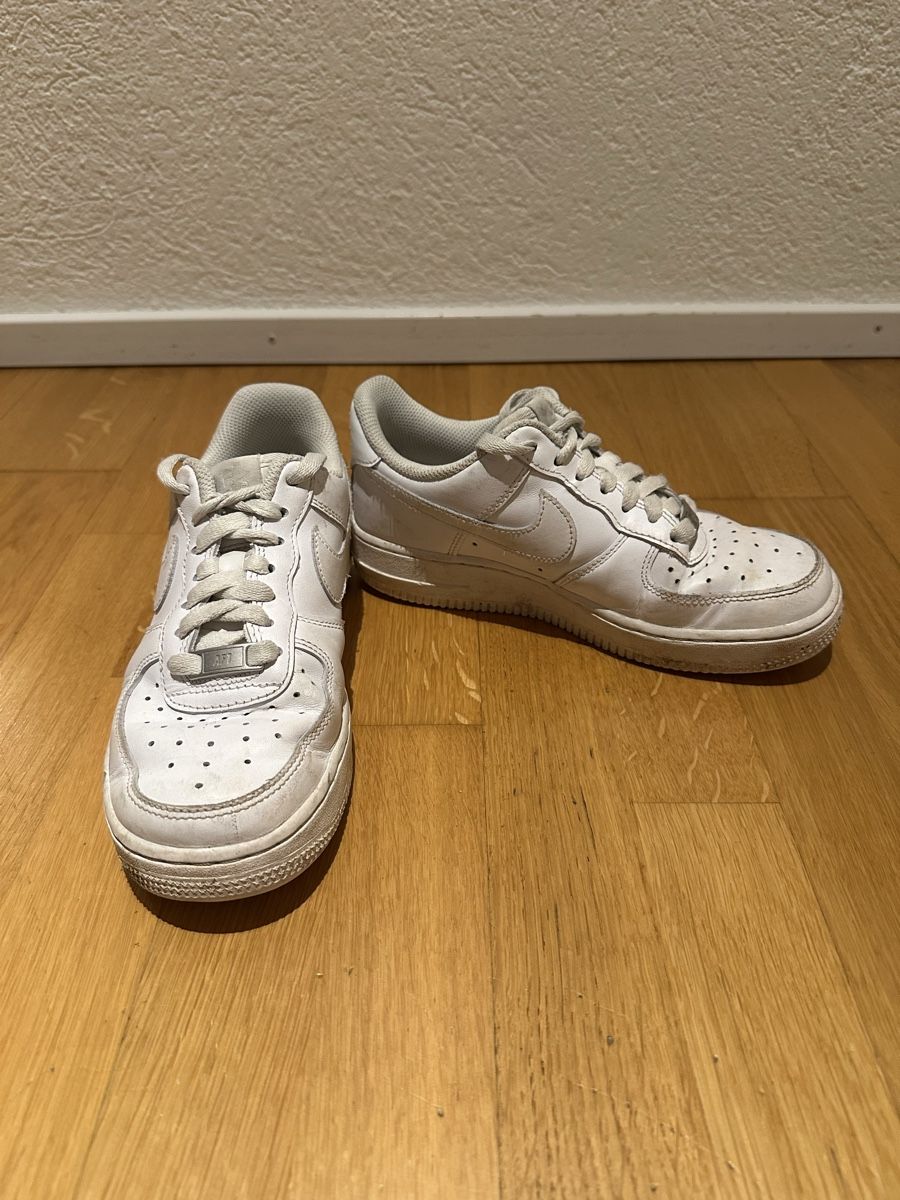 Nike Damenschuhe: Nike Turnschuhe Gr.36 – Gebraucht aus Ostermundigen von Clood 1
