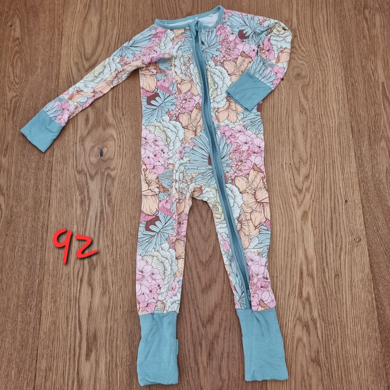 Pyjamas & Ähnliches: Strampler pyjama Blumen Grösse 92 wie neu – Neu (gemäss Beschreibung) aus Gammen von home_brocki
