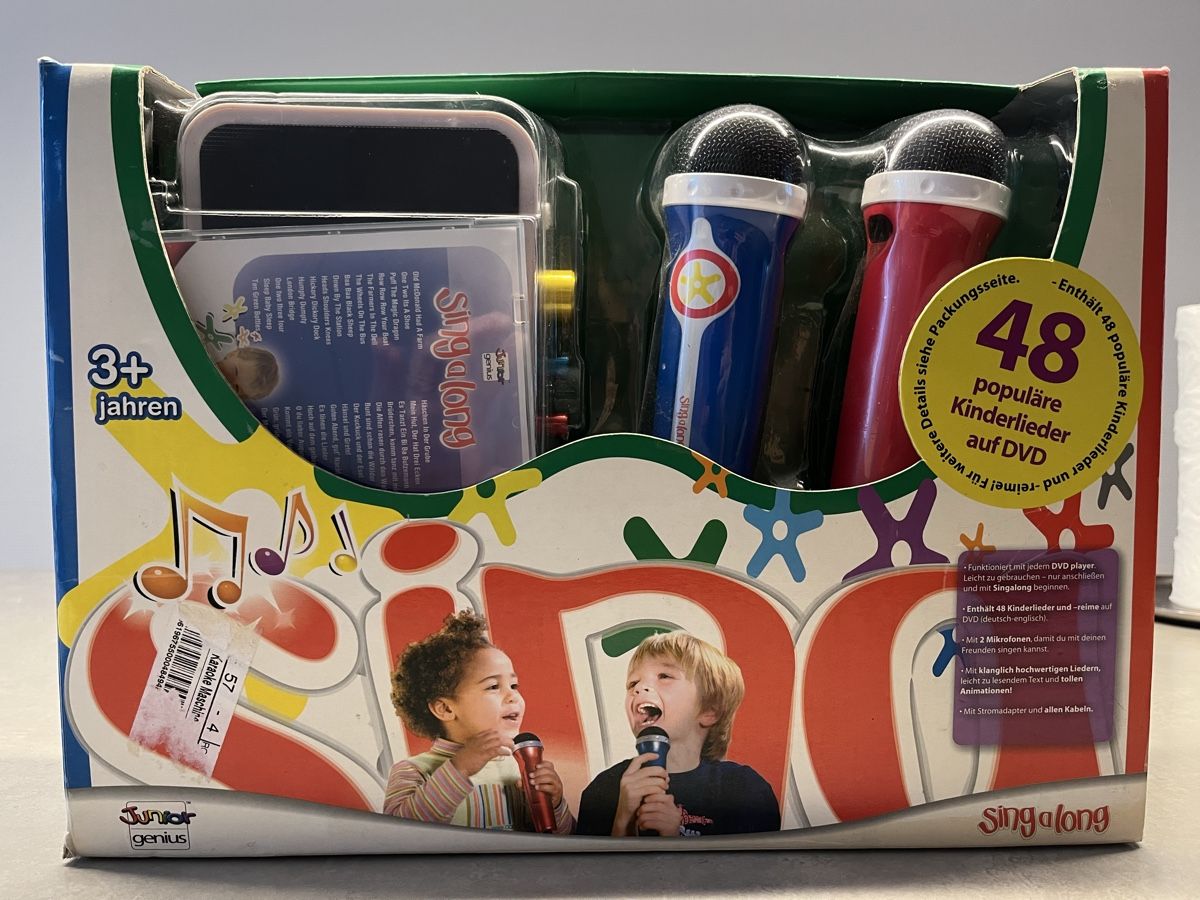 Giocattoli: Karaoke-Set Junior Genius Sing a long mit 2 Mikrofonen – Usato da Embrach venduto da KimJongBuume