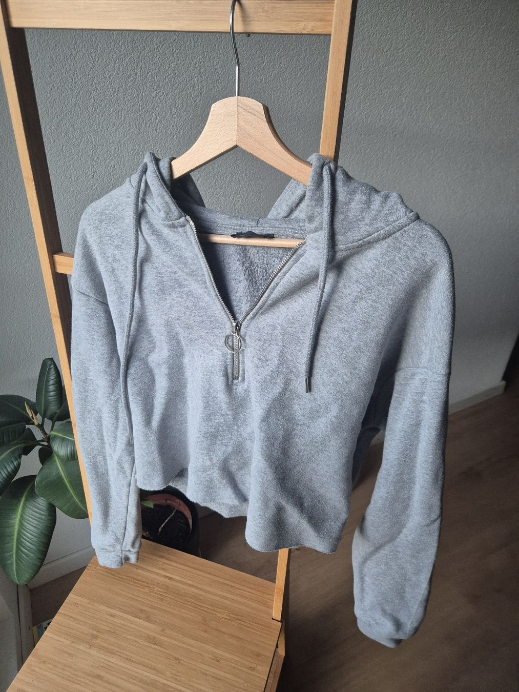 Maglioni & Felpe: Cropped Pullover Grau Grösse S/M – Usato da Belp venduto da manii__ 1
