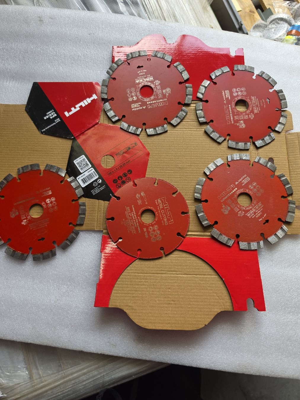 Hilti Scies: Hilti Trennscheiben  – D'occasion à WIL SG par Sprin319