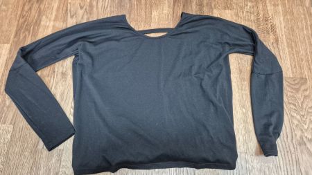 Black open back yoga top