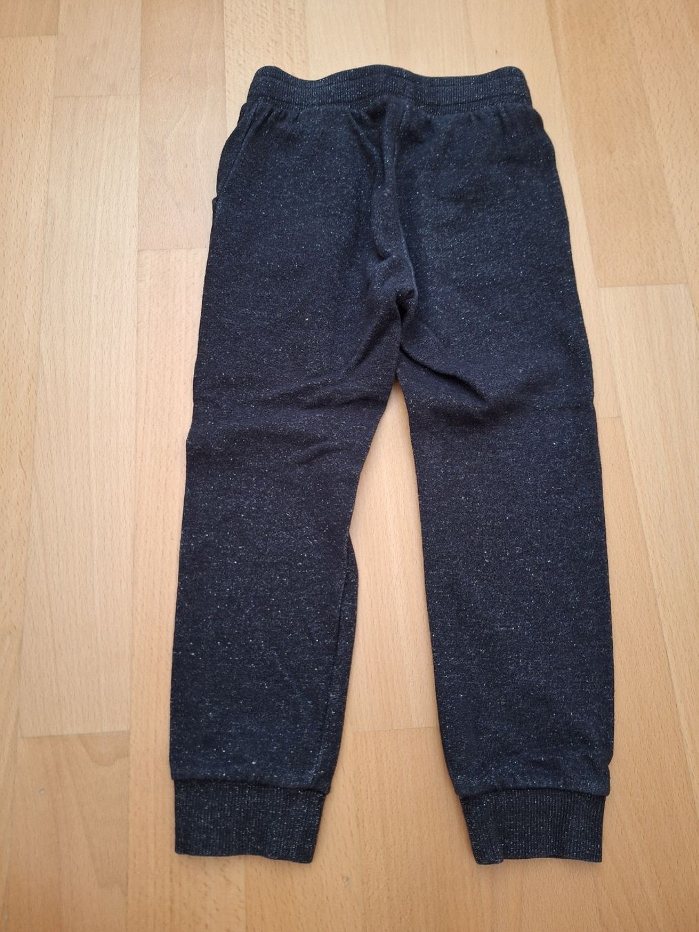 H&M Pantaloni: Trainerhose von H&M in Gr. 104 – Usato da Oberrieden venduto da man_9tm2 1