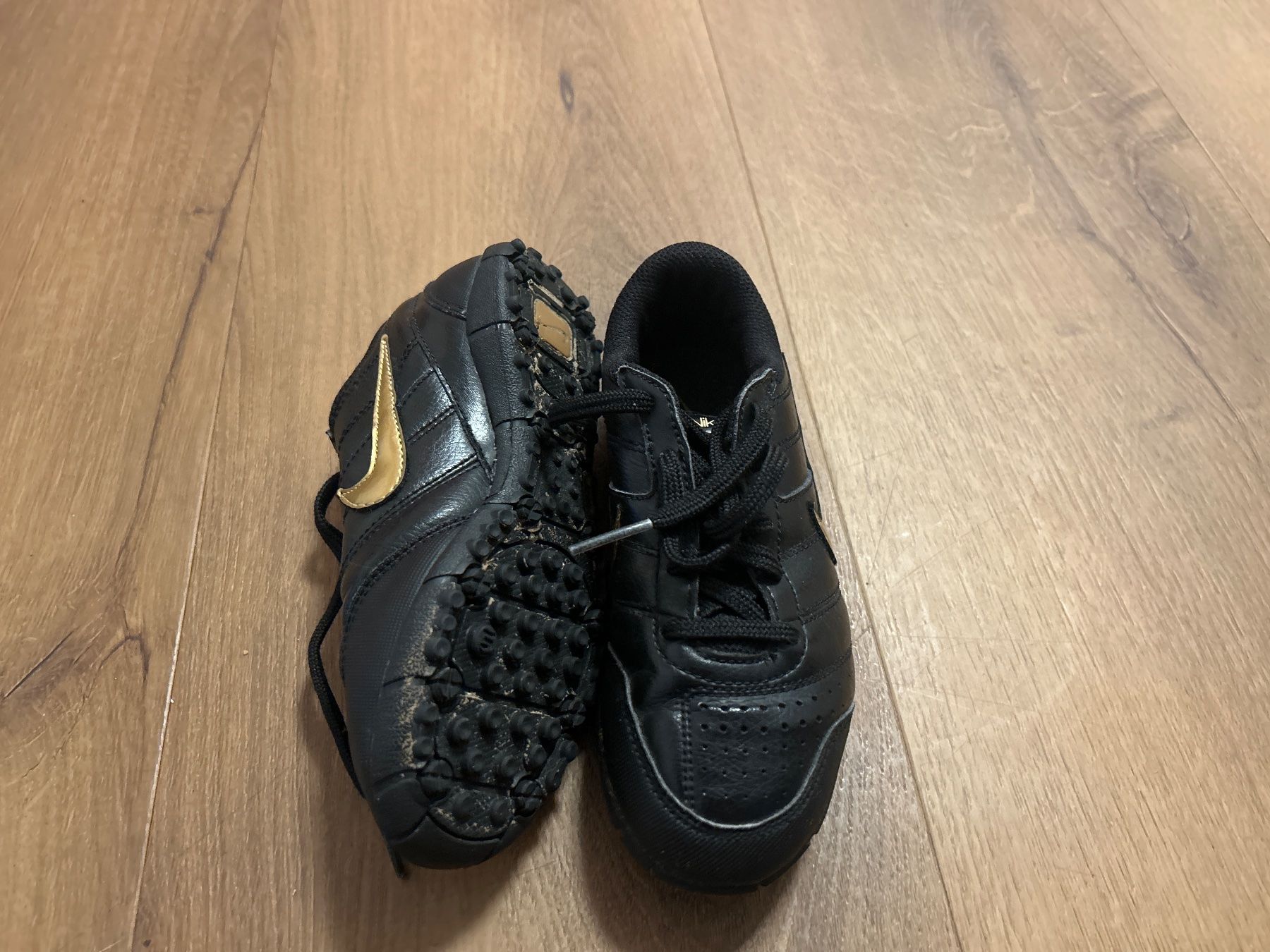 Nike Scarpe per ragazzi: Nike Five Sneakers Jungs Gr 29.5 – Usato da Regensdorf venduto da Spyke55 2