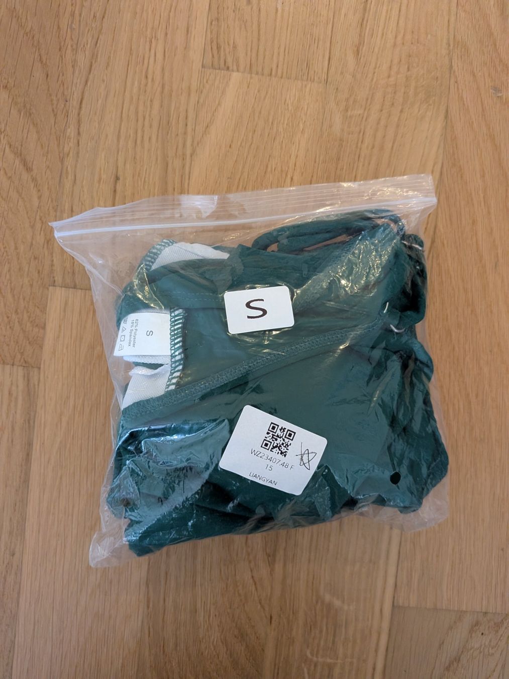 Badekleider & Bikinis: Bikini dunkelgrün Grösse S neu mit Etikett – Neu und originalverpackt aus St. Gallen von HannahIten 1