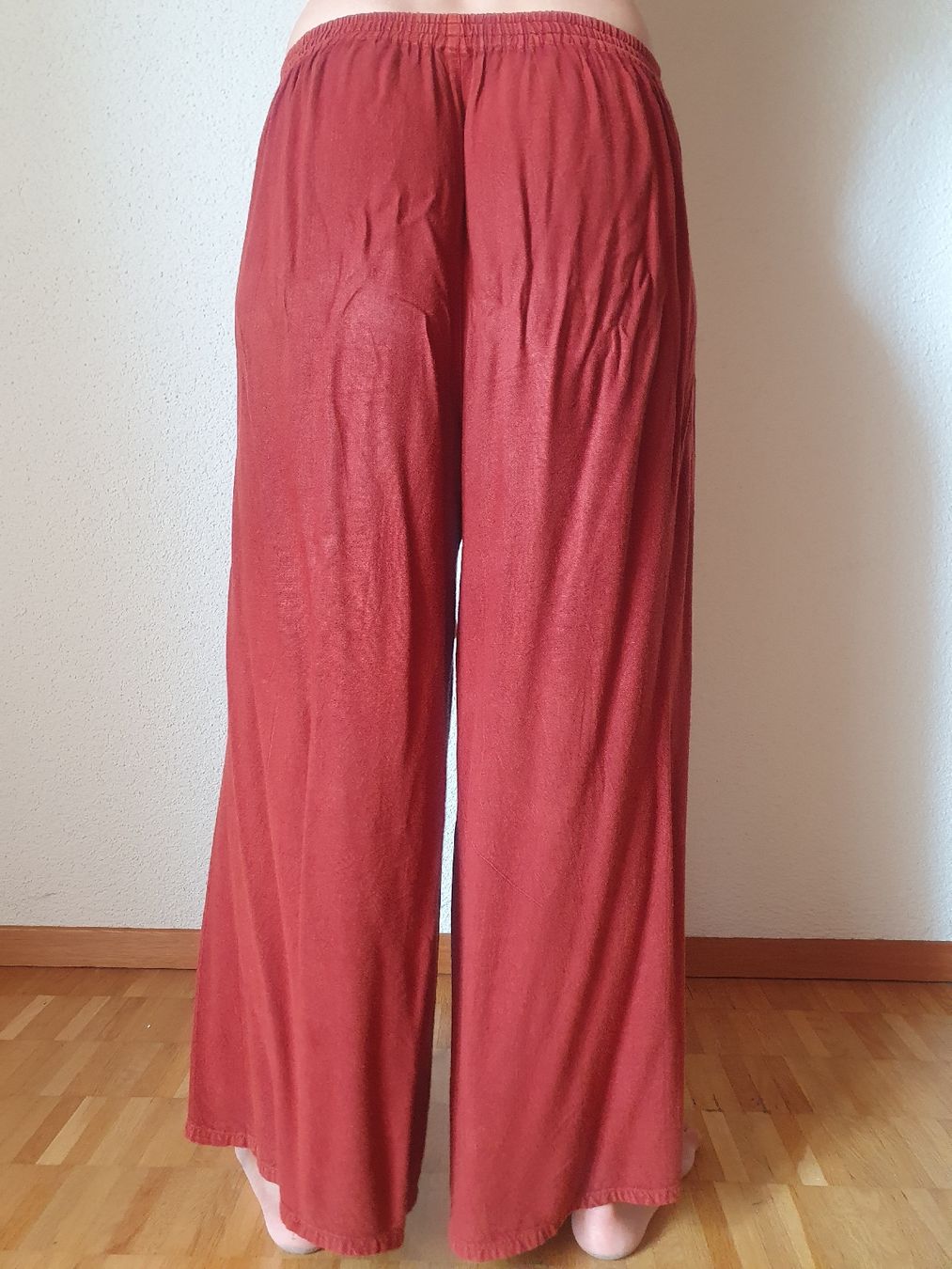 Hosen: Indien- Hose rot/ rostbraun Grösse S/ M – Gebraucht aus Stein am Rhein von fusselmaus 3
