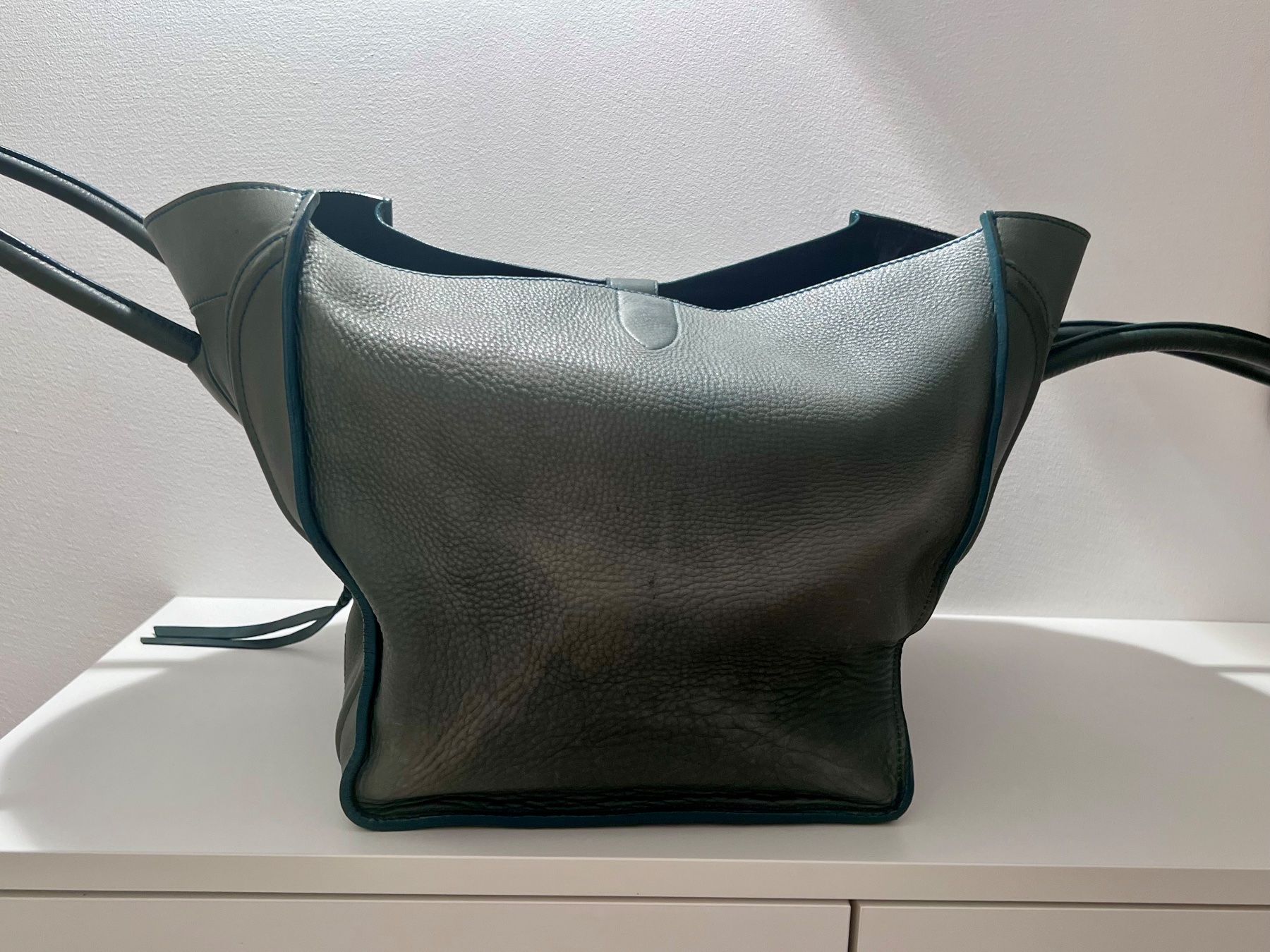 Celine Taschen für Damen: Céline Bag - Phantom Large Luggage, seltene Farbe – Gebraucht aus St. Gallen von Floomer 6