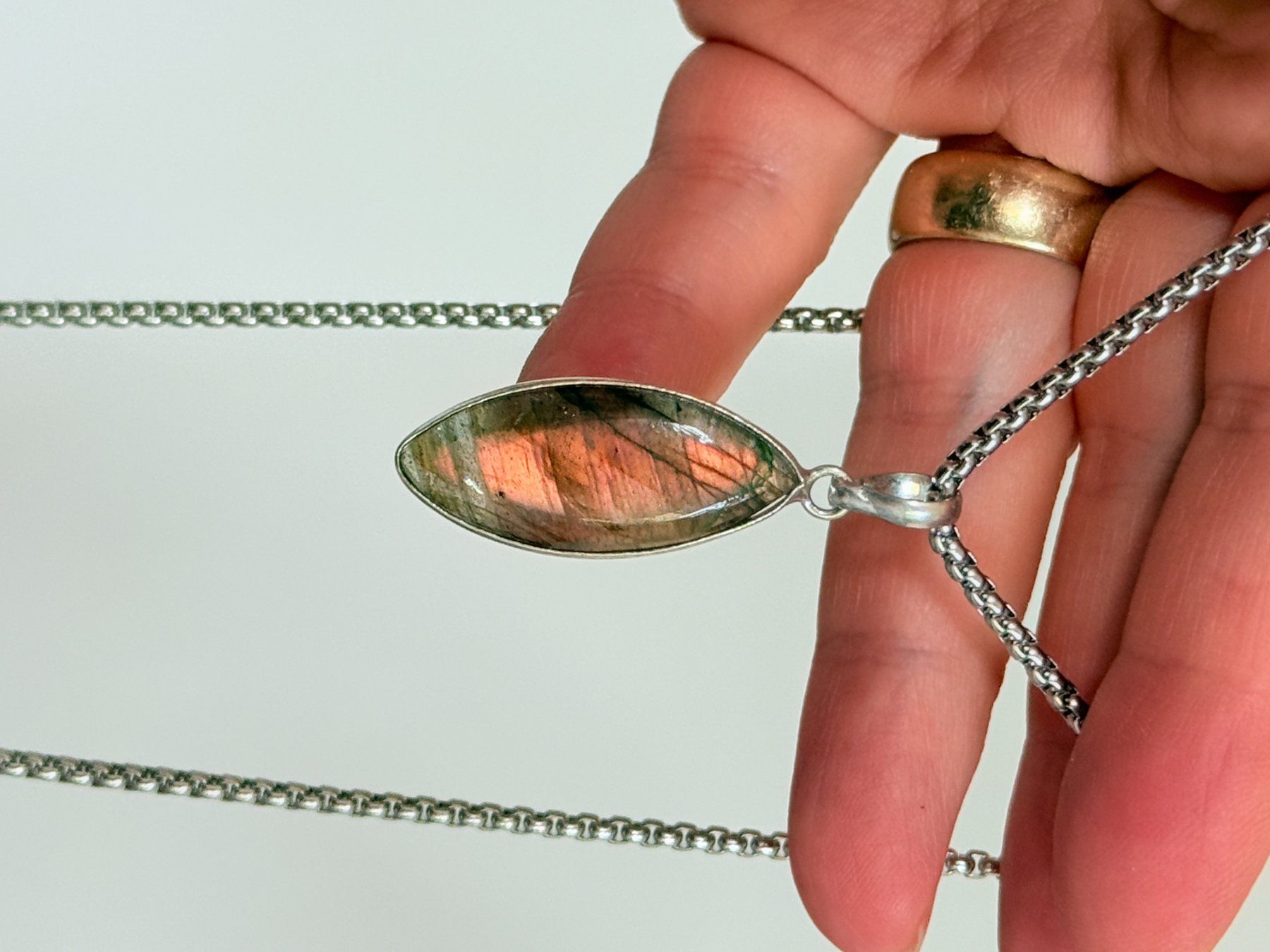 Ketten: Pendentif Labradorite forme marquise – Neu und originalverpackt aus Genève von AWWA 8