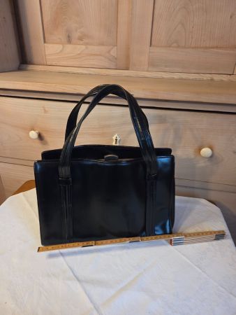 Elegante Vintage Handtasche aus Lackleder, schwarz