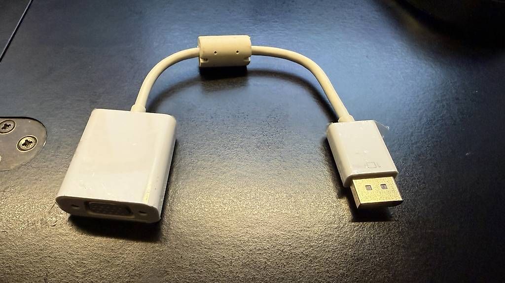 Unità & Adattatore: DisplayPort auf VGA Adapter – Usato da Zürich venduto da Schlumpf_fs