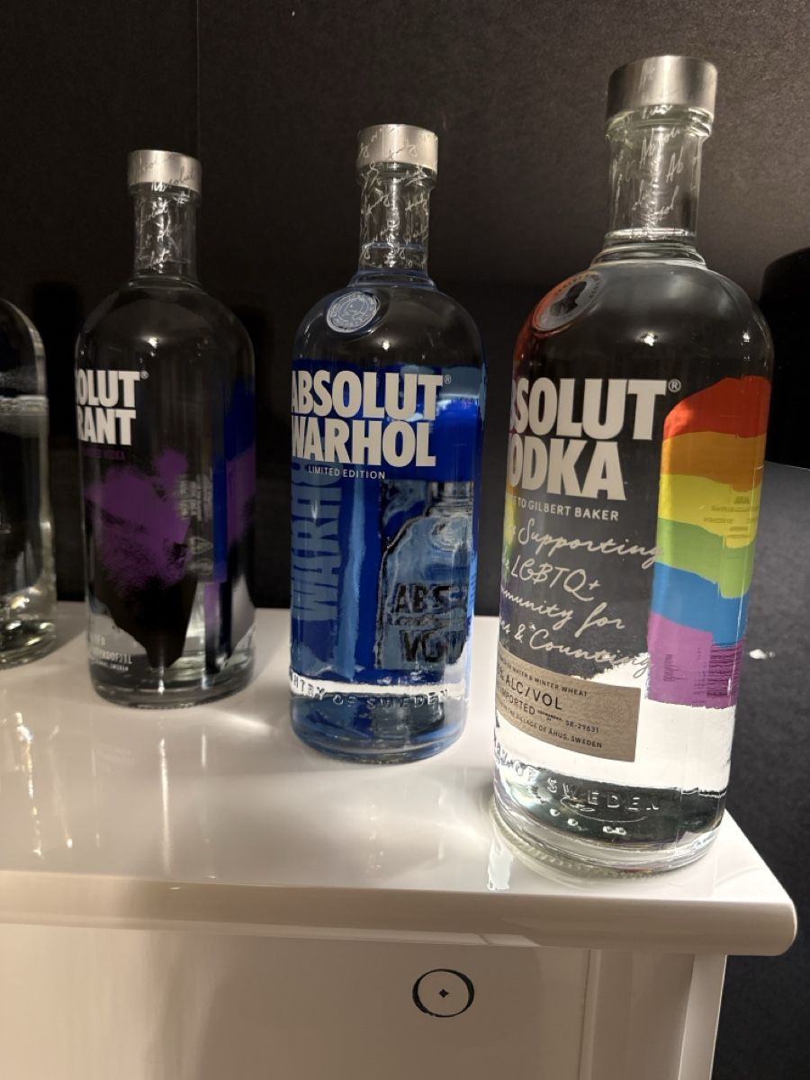 Absolut Vodka Bevande alcoliche: ABSOLUT VODKA 6 bottles full  – Nuovo e nell'imballaggio originale da Biel/Bienne venduto da secondstore 4