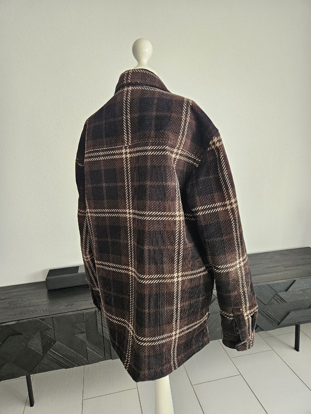 H&M Giacche: Stylisches Cordhemd / Jacke Grösse S H&M – Usato da Bülach venduto da Recherchieren 1