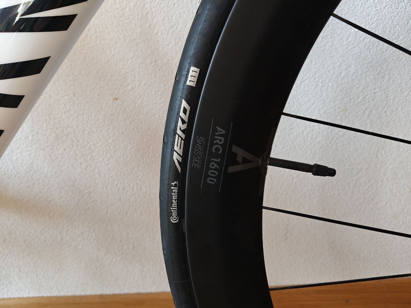 Canyon Vélos: Canyon Aeroad CF SLX 7 AXS – Neuf (Voir description) à Ebnat-Kappel par Sara.07 4