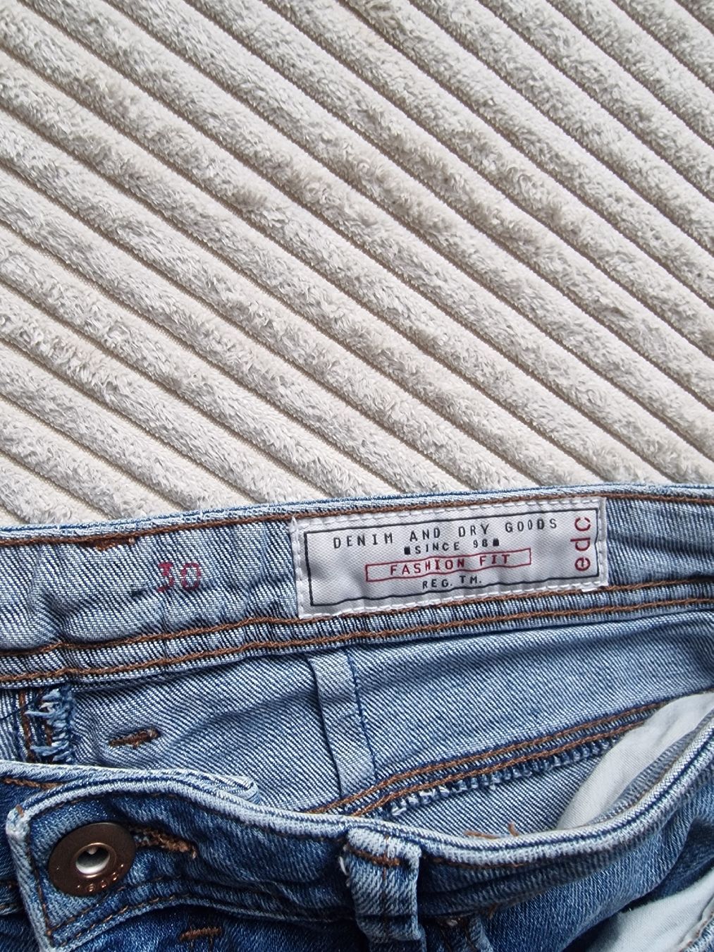 Esprit Jeans: edc Jeans Shorts blau  – Usato da Winterthur venduto da Winti1993 1